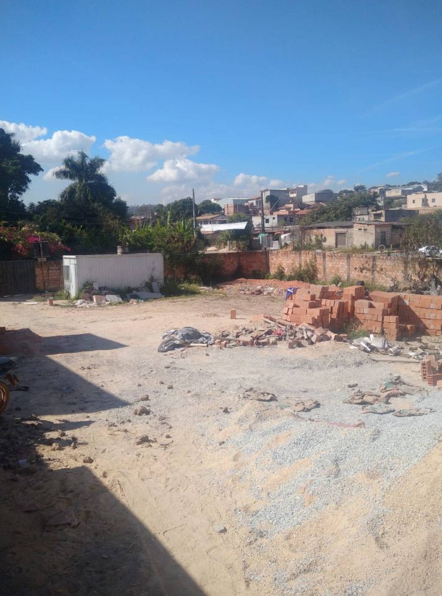 Lote / Terreno de Bairro Para Vender no bairro Bandeirinhas em Betim
