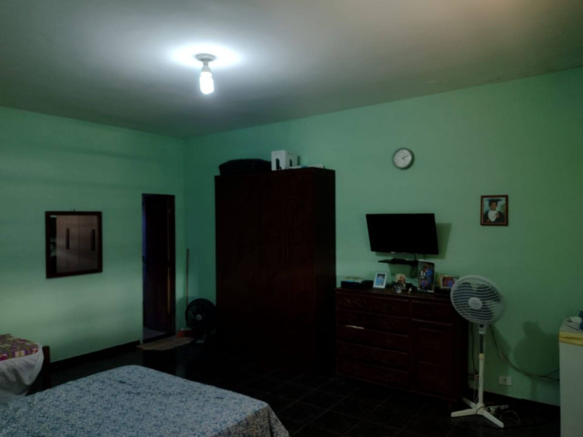 LINDA CASA Para Vender com 04 quartos 03 suítes no bairro Santa Cruz em Betim