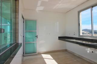 Cobertura Para Vender com 03 quartos 01 suítes no bairro Cabral em Contagem