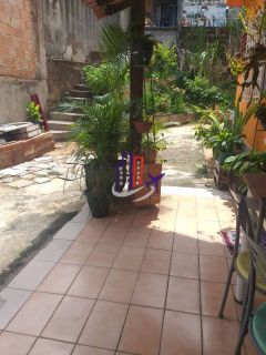 Casa Para Vender com 04 quartos no bairro Califórnia em Belo Horizonte