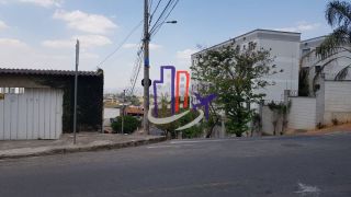 Casa Para Vender com 04 quartos no bairro Califórnia em Belo Horizonte