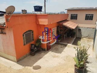 Casa Para Vender com 04 quartos no bairro Califórnia em Belo Horizonte