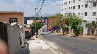 Casa Para Vender com 04 quartos no bairro Califórnia em Belo Horizonte