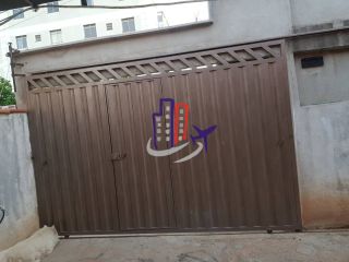 Casa Para Vender com 04 quartos no bairro Califórnia em Belo Horizonte