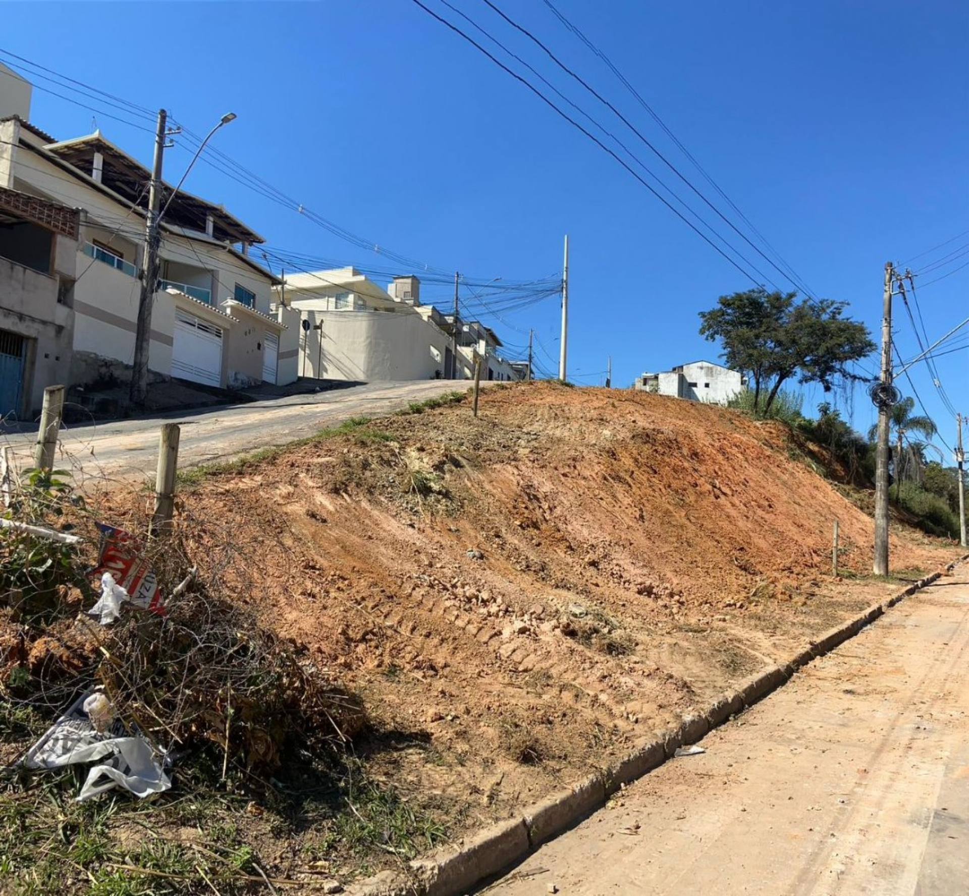 Lote / Terreno Comercial Para Vender no bairro Europa em Contagem