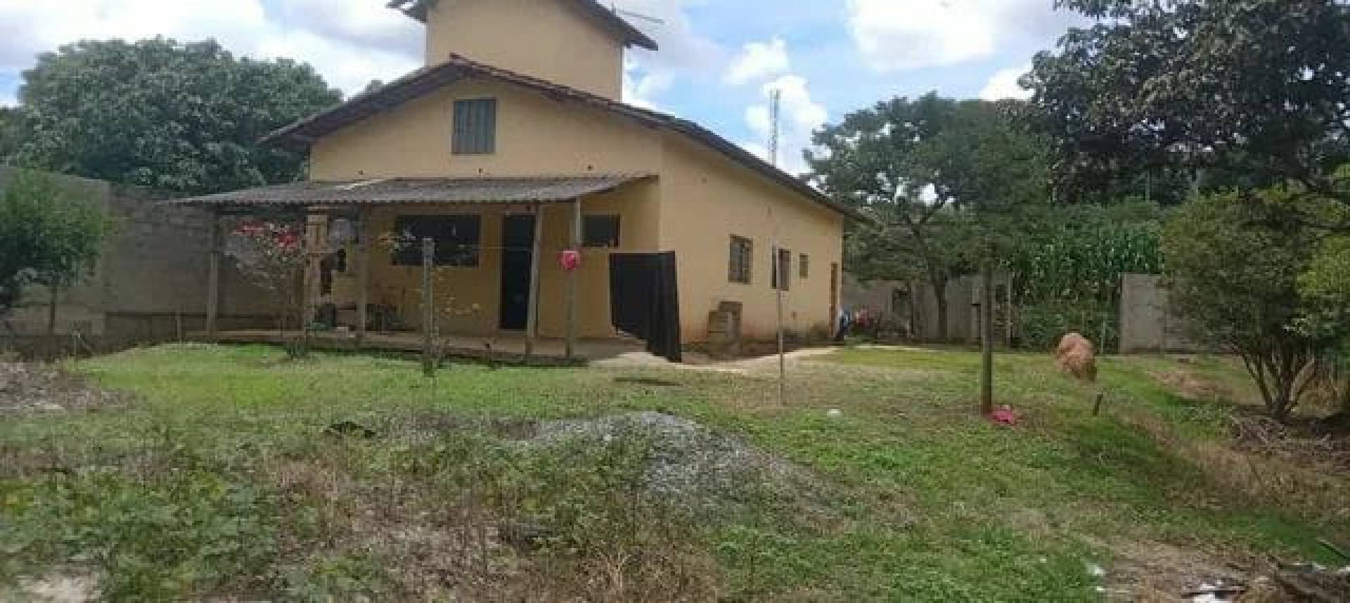 Casa Para Vender com 03 quartos 03 suítes no bairro Goiabeiras em Esmeraldas