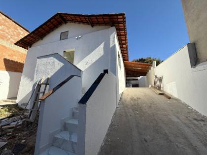 Casa Para Vender com 02 quartos no bairro Vila Barroquinha em Contagem