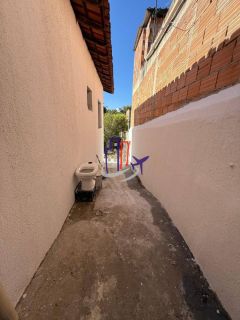 Casa com lote de 720m no bairro Praia em Contagem