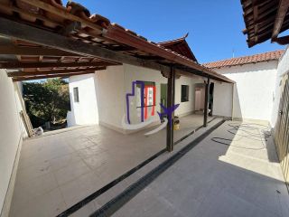 Casa com lote de 720m no bairro Praia em Contagem