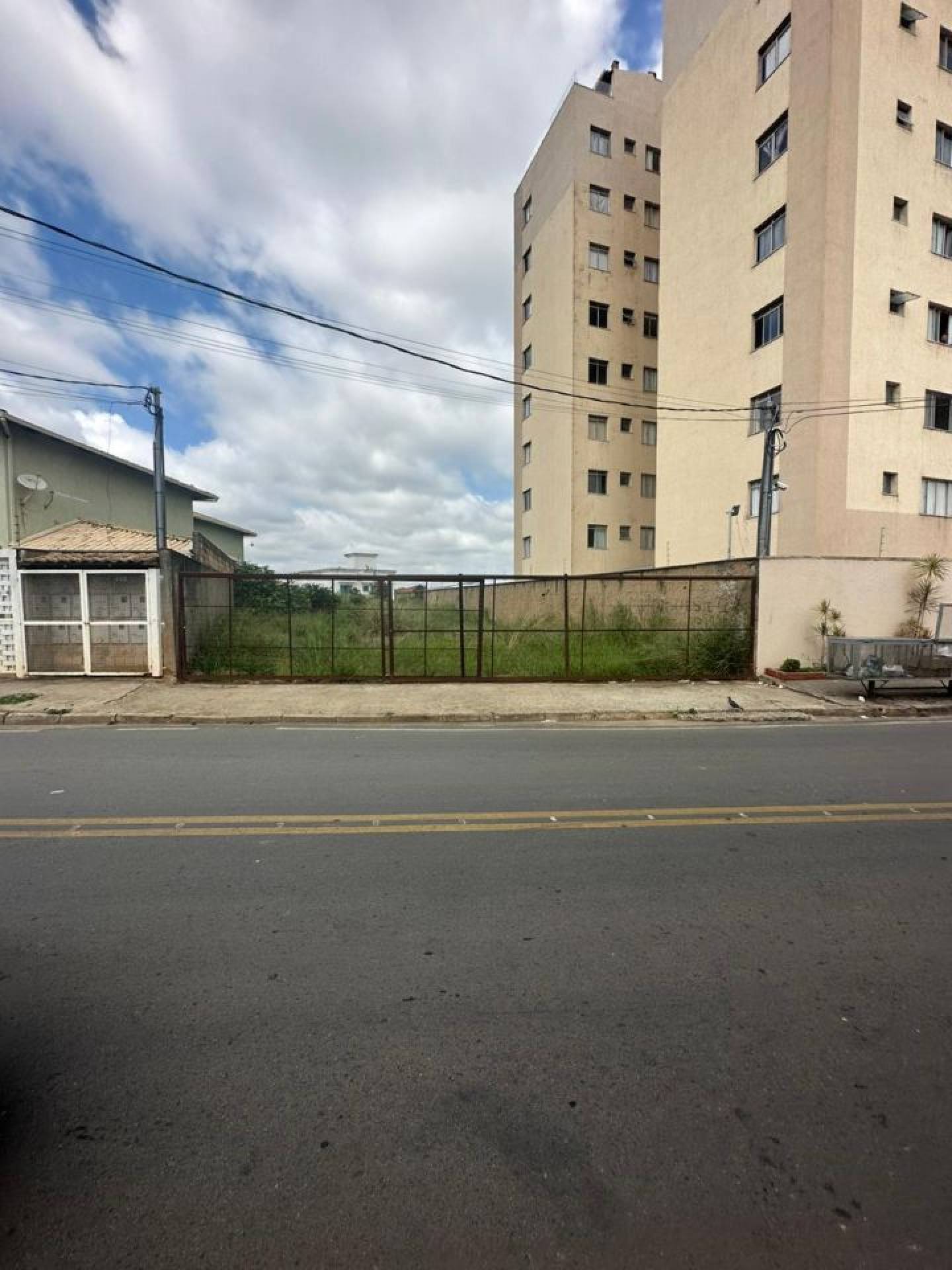 Lote / Terreno de Bairro Para Vender no bairro Alvorada em Contagem
