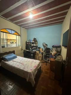 Casa Para Vender com 04 quartos no bairro Centro em Contagem