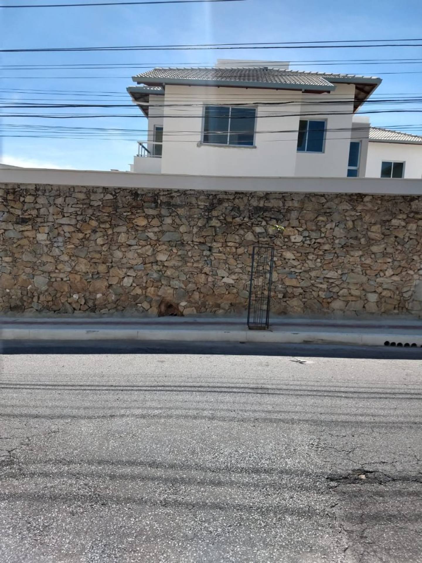 Casa de Condomínio Para Vender com 03 quartos 01 suítes no bairro Centro em Contagem
