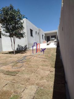 Casa Para Vender com 03 quartos 01 suítes no bairro Tropical em Contagem