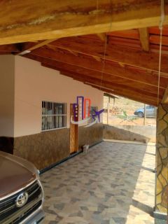 Sítio / Chácara Para Vender com 04 quartos 02 suítes no bairro Pompéu em Abaeté