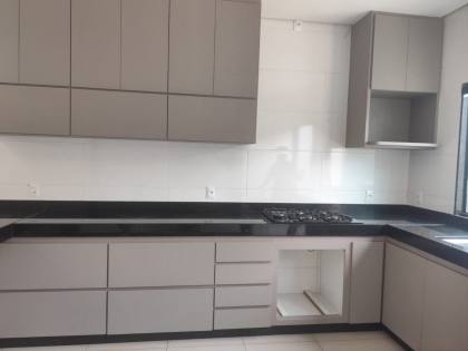 Casa Para Vender com 03 quartos 02 suítes no bairro São Francisco de Assis em Esmeraldas