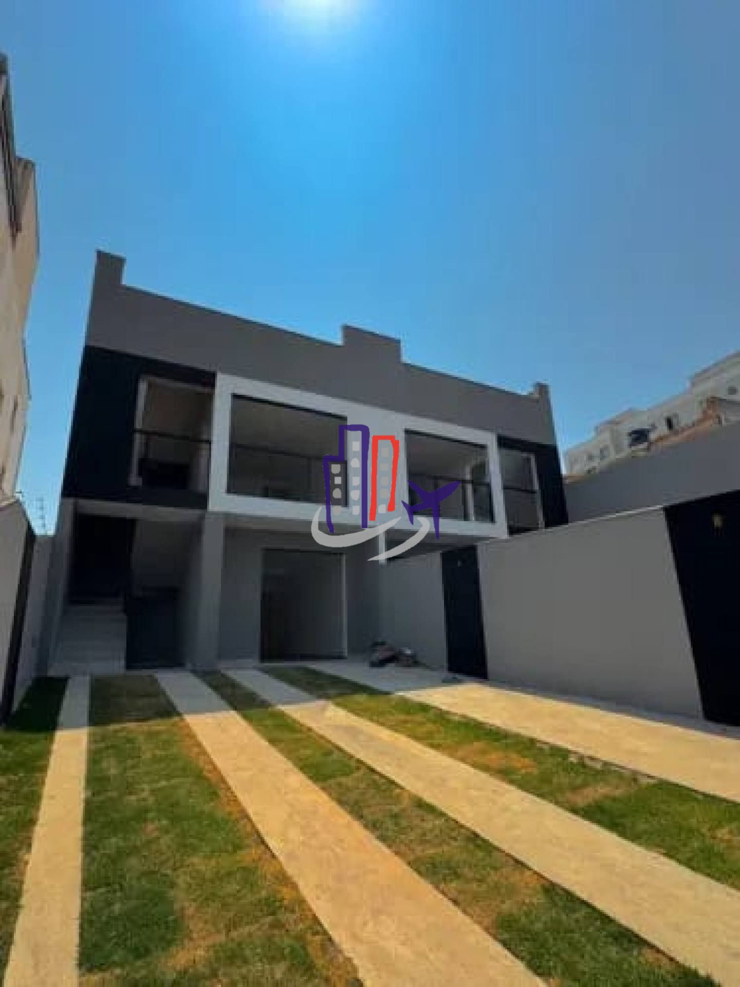 Casa Geminada com Cobertura 03 quartos 01 suíte no bairro Xangri-lá em Contagem