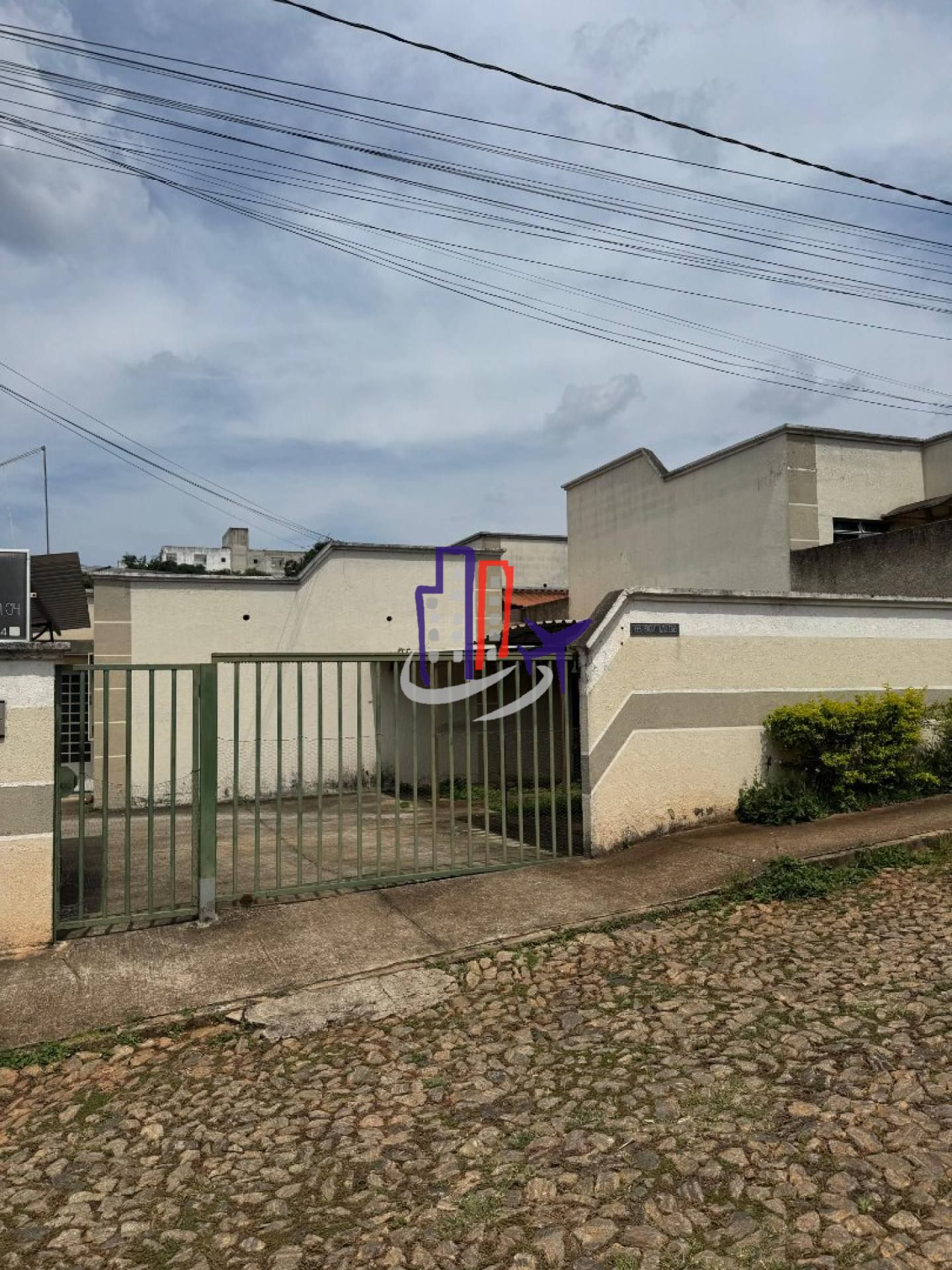 Casa Para Vender com 02 quartos no bairro Santa Bárbara em Mateus Leme