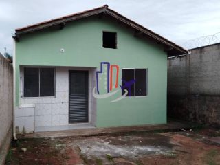 Casa Para Vender com 02 quartos no bairro Planalto em Mateus Leme