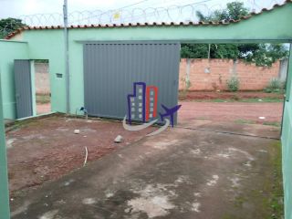 Casa Para Vender com 02 quartos no bairro Planalto em Mateus Leme