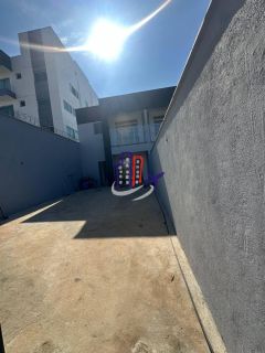 Casa Para Vender com 03 quartos 01 suítes no bairro Xangri-lá em Contagem