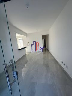 Casa Para Vender com 03 quartos 01 suítes no bairro Xangri-lá em Contagem