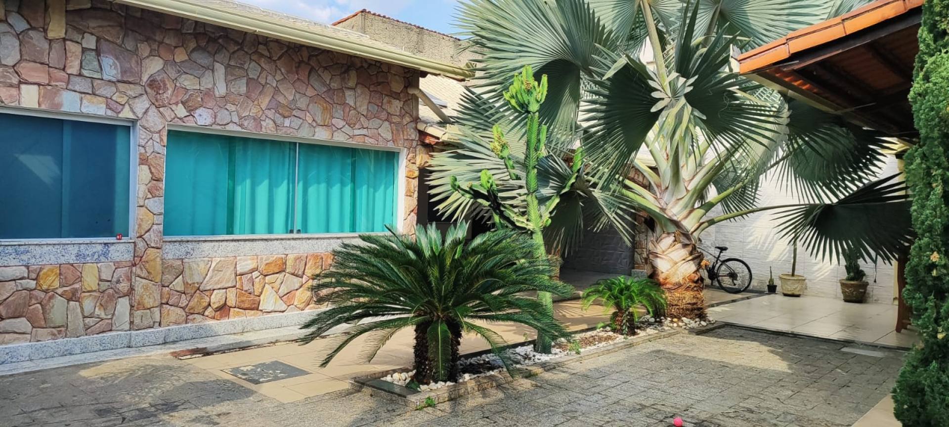 Casa Para Vender com 03 quartos 02 suítes no bairro Fonte Grande em Contagem