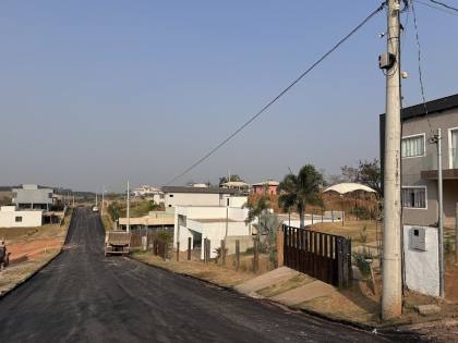 Casa de Condomínio Para Vender com 03 quartos 01 suíte no bairro Portal Serra Azul em Mateus Leme
