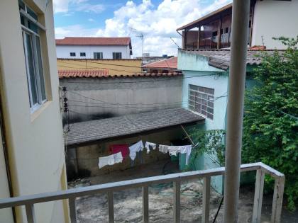 Casa com 02 lojas / 05 quartos 01 suíte no bairro Novo Eldorado em Contagem