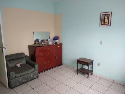 Casa com 02 lojas / 05 quartos 01 suíte no bairro Novo Eldorado em Contagem