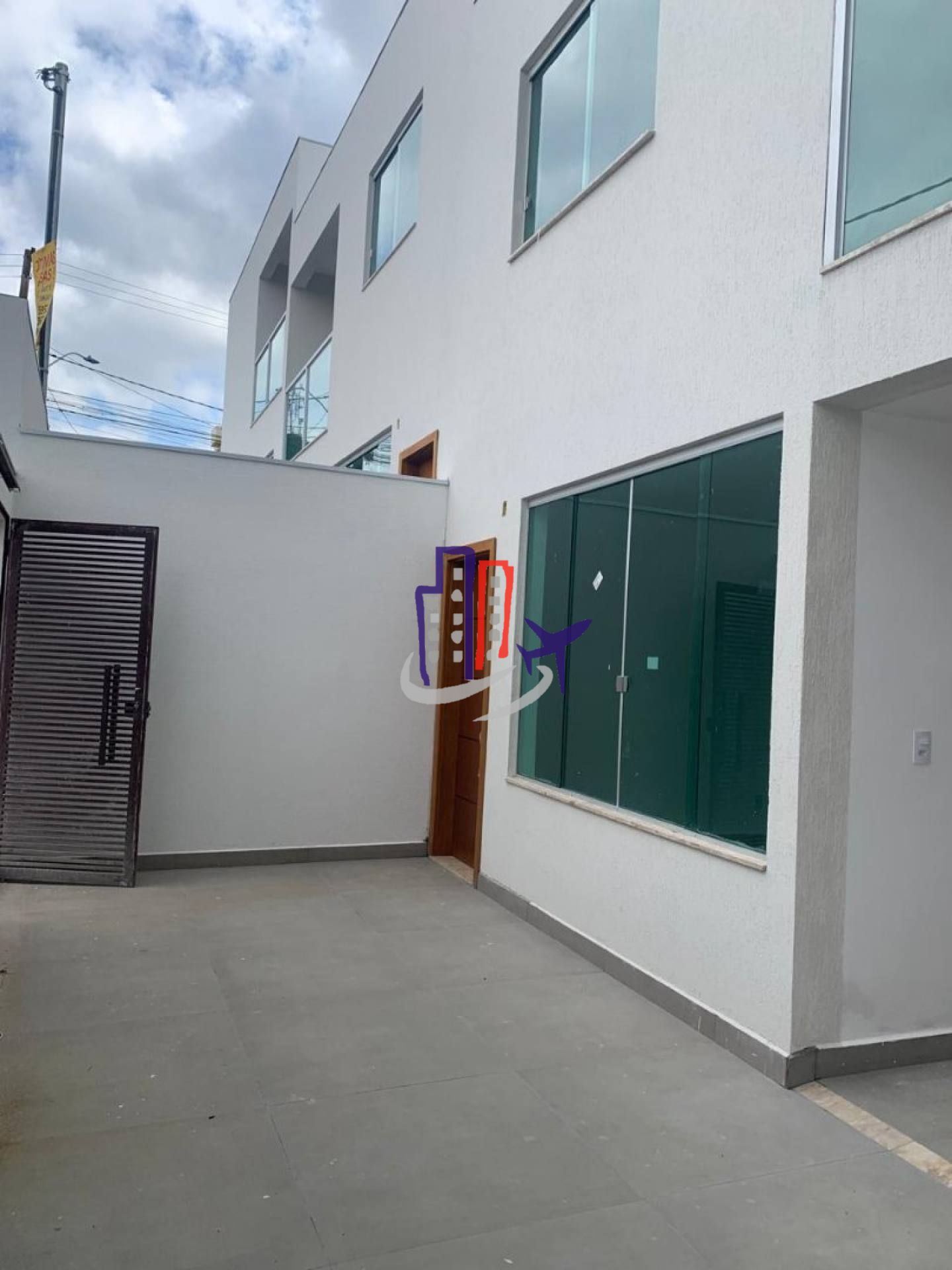 Casa Nova com 03 quartos 01 suíte no bairro Canadá em Contagem