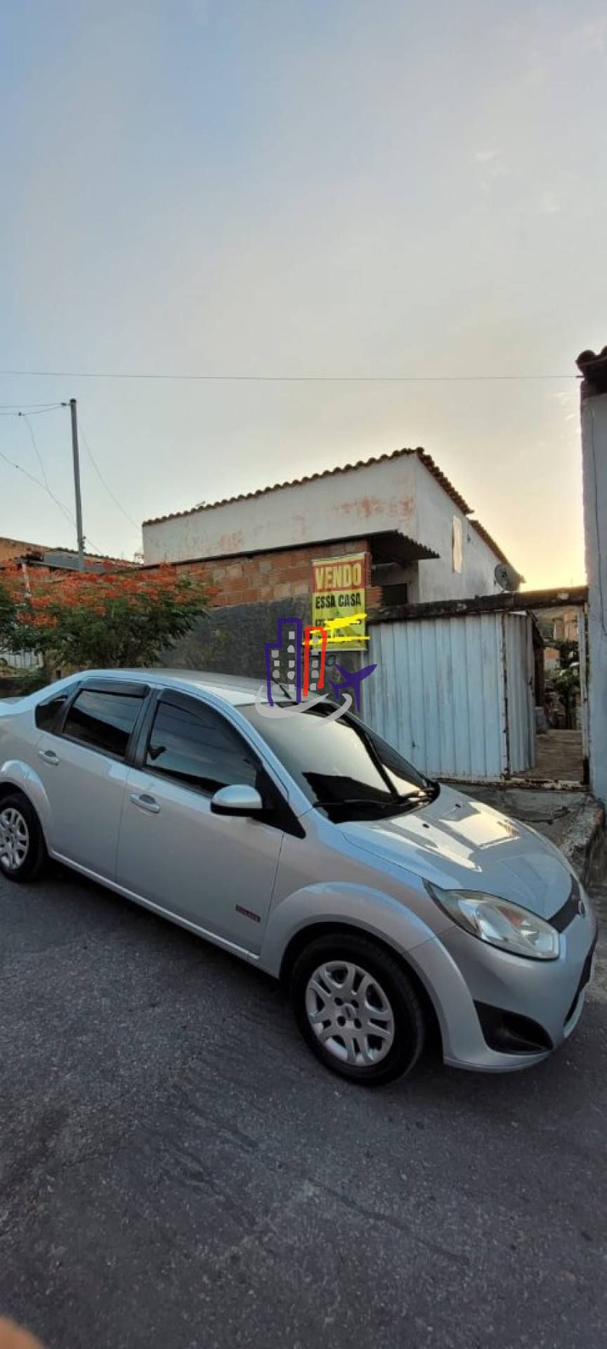 Casa Para Vender com 02 quartos no bairro Imperial em Santa Luzia