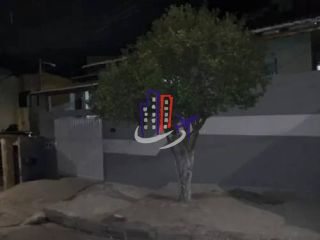 Casa Para Vender com 04 quartos no bairro Parque Durval de Barros em Ibirité