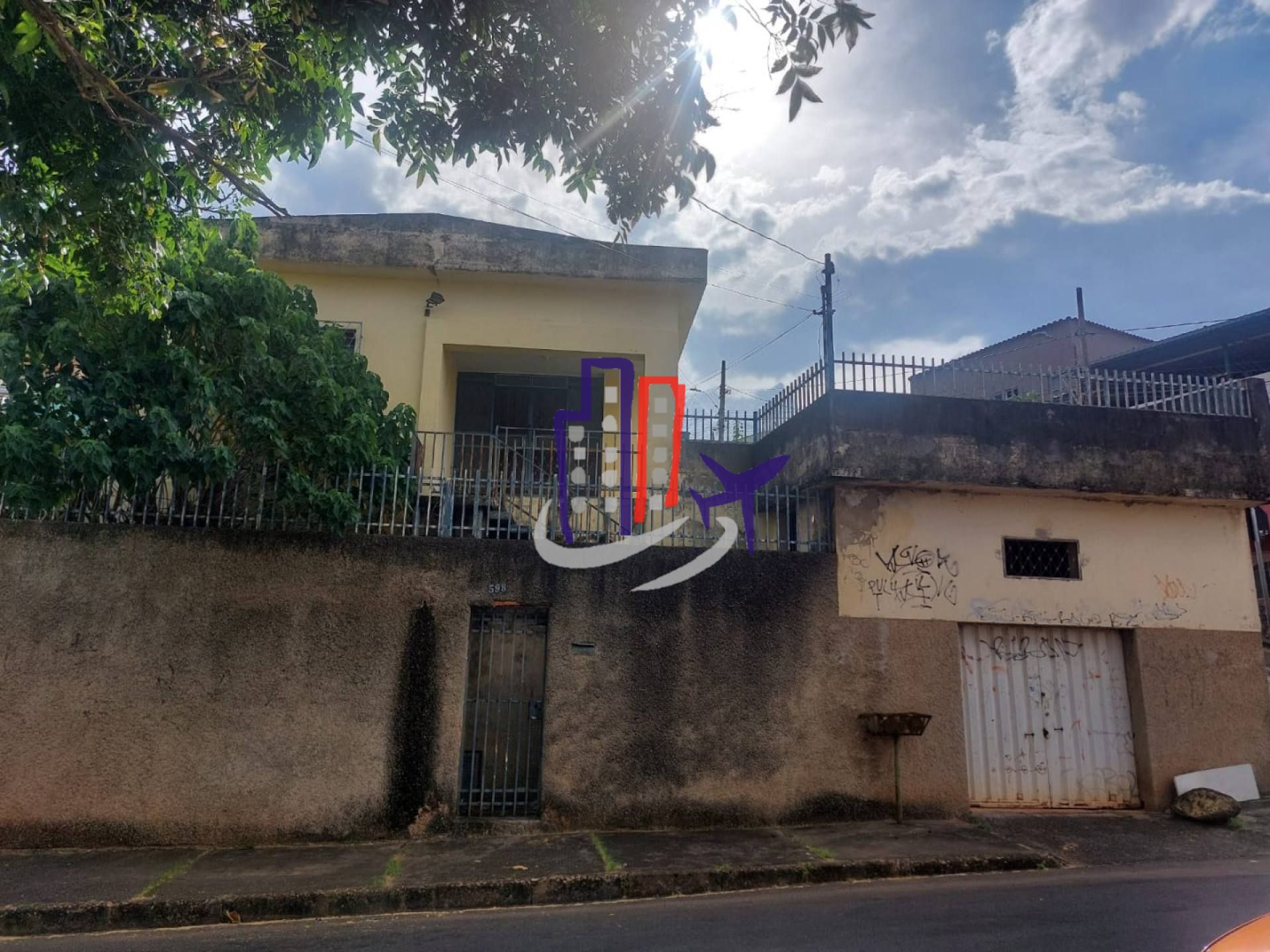 Casa Para Vender com 03 quartos 01 suíte no bairro Pindorama em Belo Horizonte