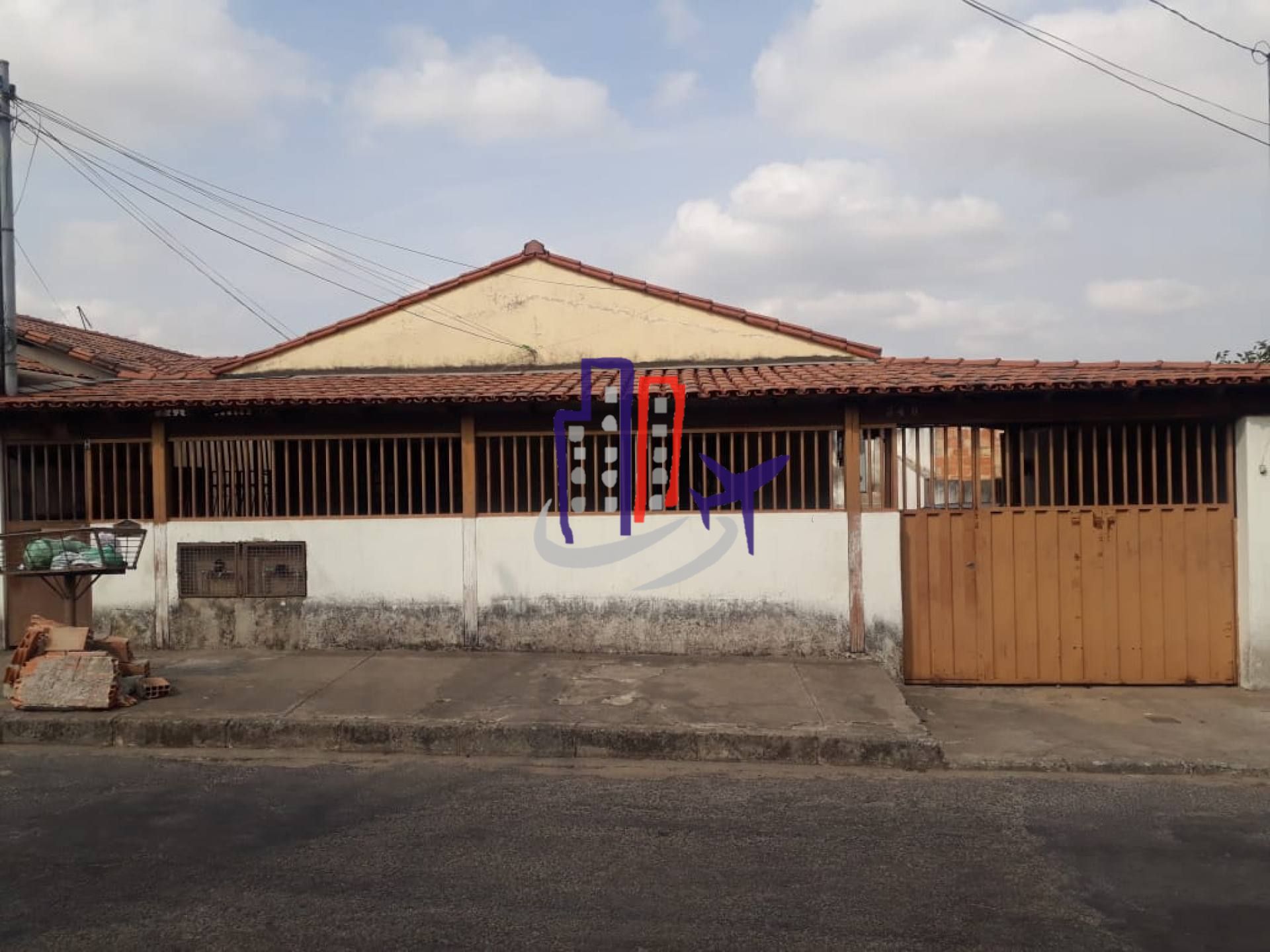 Casa Para Vender com 03 quartos no bairro Novo Riacho em Contagem