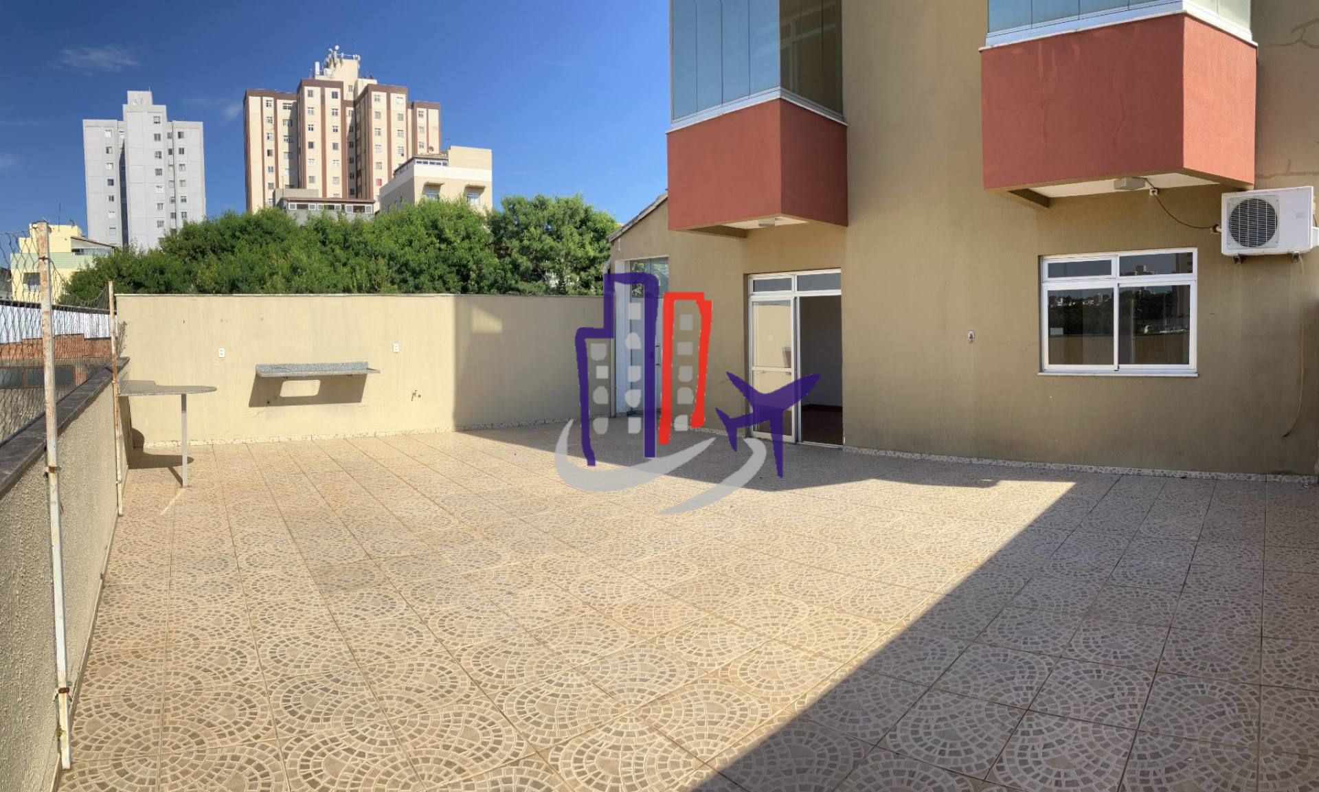 Apartamento com área privativa para Vender com 03 quartos 01 suíte no bairro Arcádia em Contagem