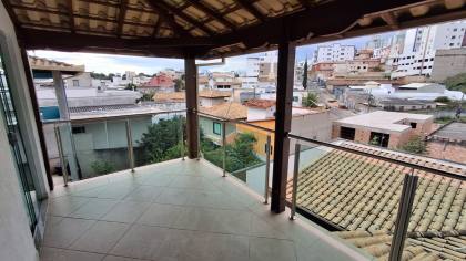 Casa De Alto Padrão com 03 quartos 02 suítes no bairro Europa em Contagem