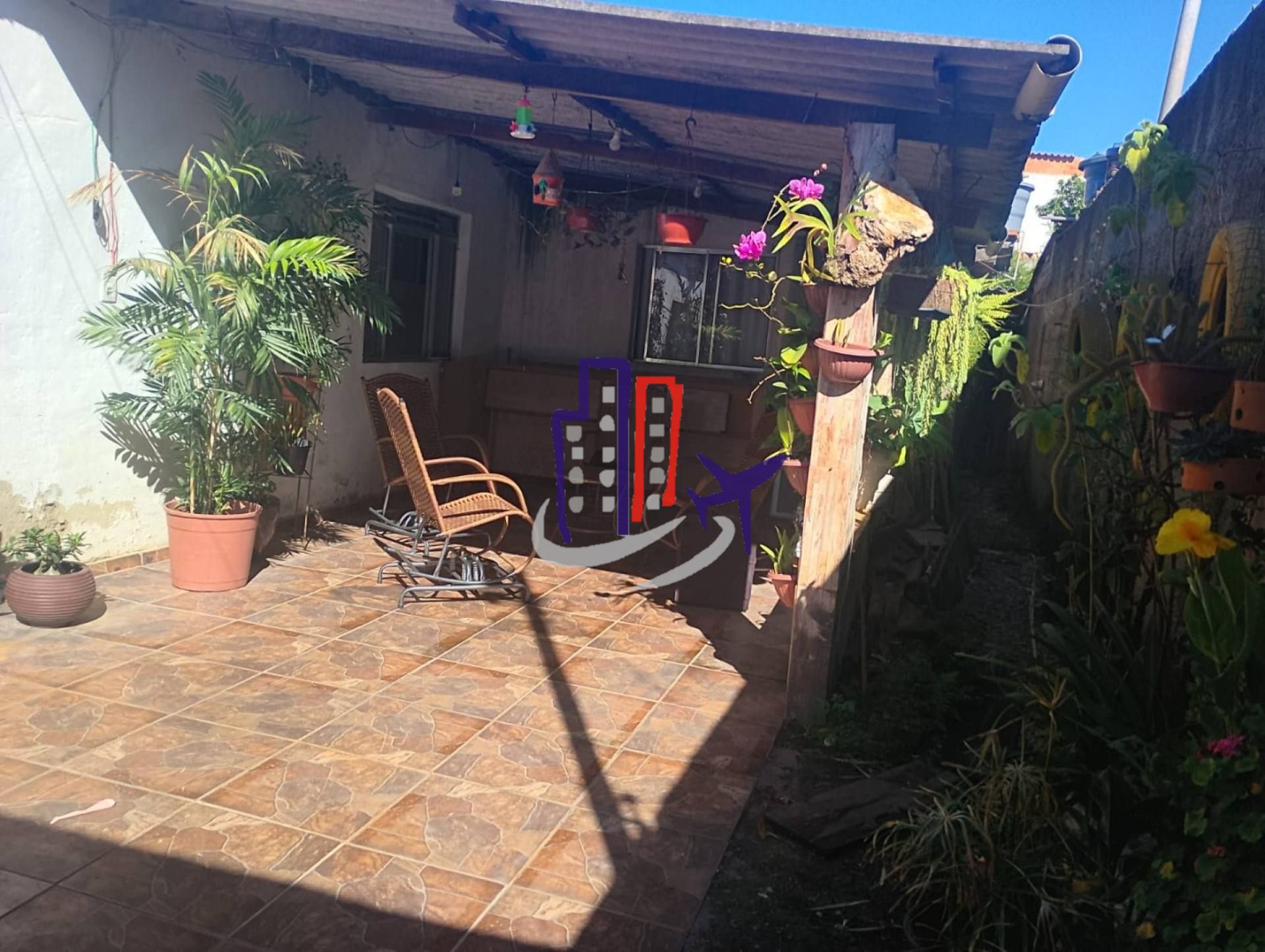 Casa Para Vender com 03 quartos no bairro Florença em Ribeirão Das Neves