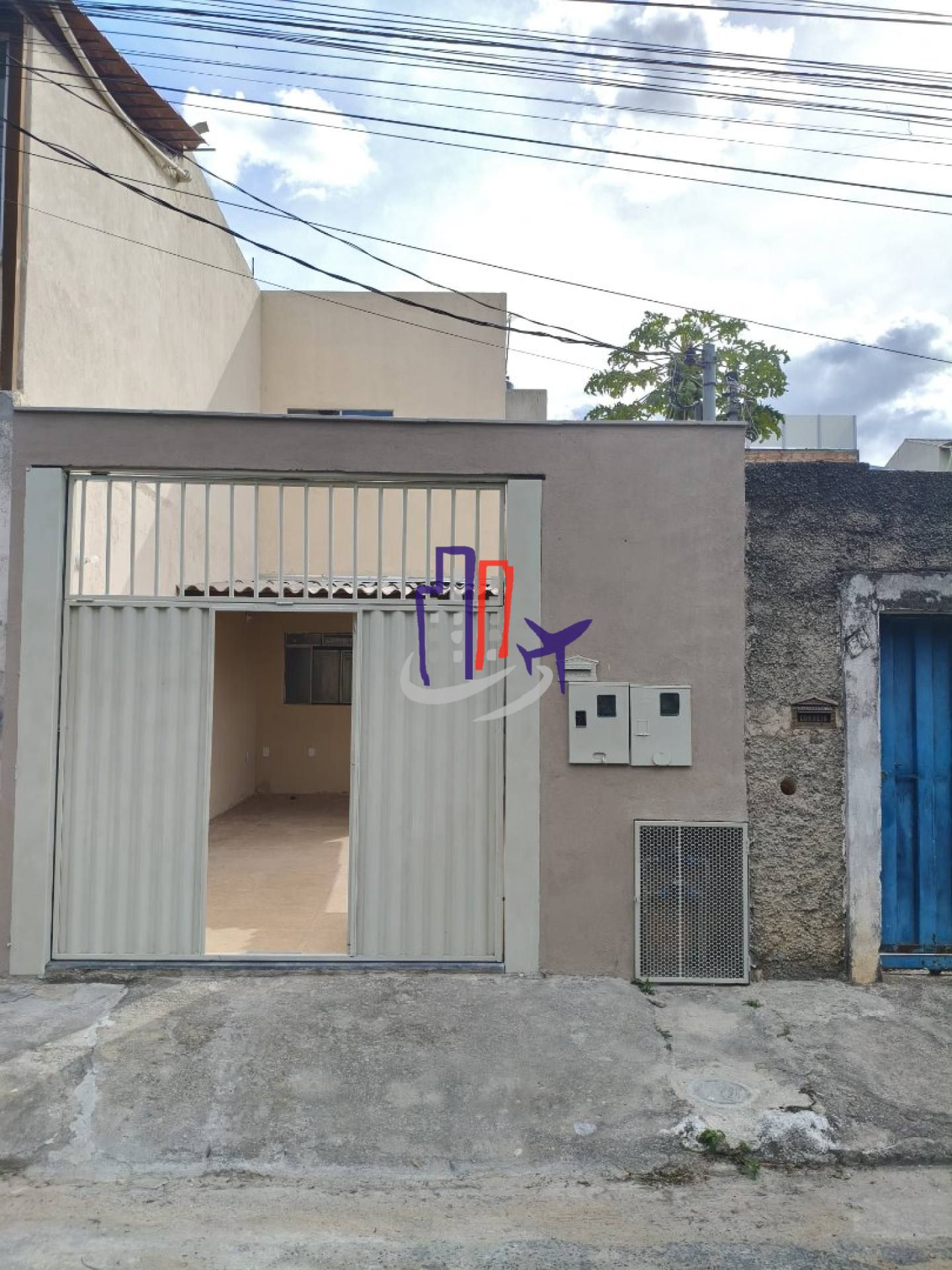 Casa Para Vender com 01 quartos 01 suíte no bairro Oitis em Contagem