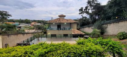Casa De Alto Padrão  04 quartos 03 suítes no bairro Quintas São José em Esmeraldas
