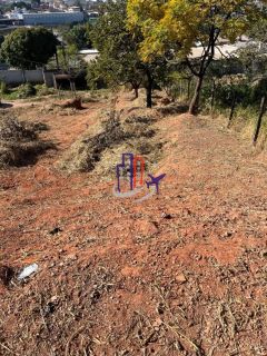 Lote Com casa no bairro Vila Cristina em Betim