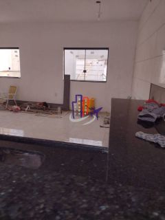 Casa Para Vender com 03 quartos 01 suítes no bairro Tropical em Contagem