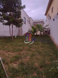 Casa Para Vender com 03 quartos 01 suítes no bairro Tropical em Contagem