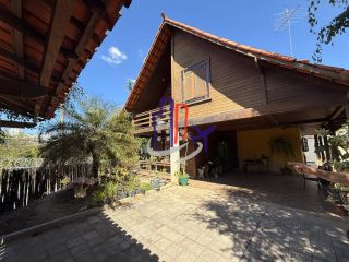 Casa Para Vender com 03 quartos 02 suítes no bairro Centro em Contagem
