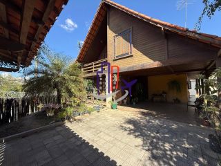 Casa Para Vender com 03 quartos 02 suítes no bairro Centro em Contagem