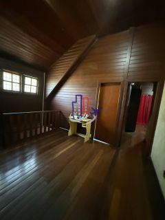 Casa Para Vender com 03 quartos 02 suítes no bairro Centro em Contagem