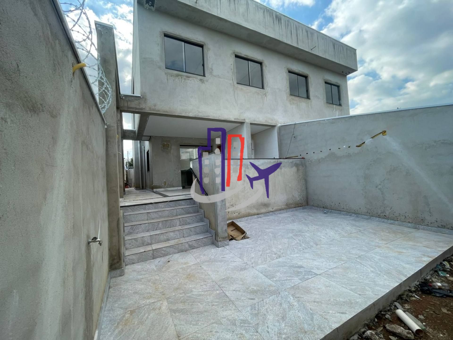 Casa Para Vender com 03 quartos 01 suíte no bairro Tiradentes em Betim