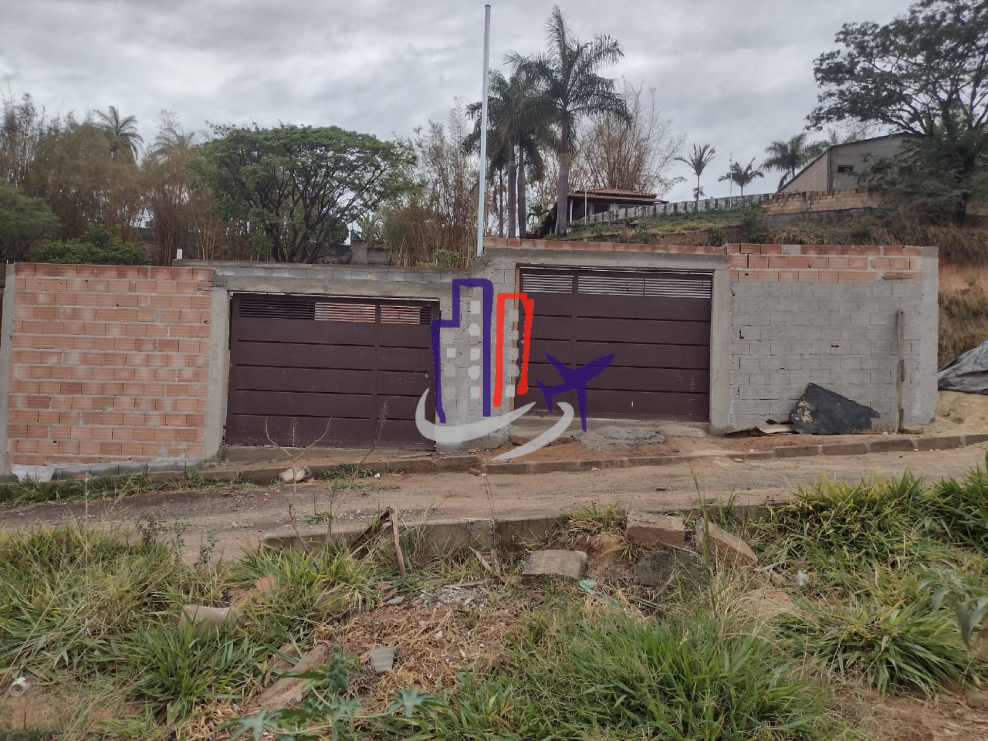 Casa Para Vender com 03 quartos 01 suítes no bairro Tropical em Contagem