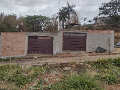 Casa Para Vender com 03 quartos 01 suítes no bairro Tropical em Contagem