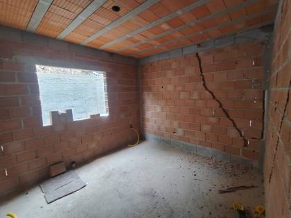 Casa Para Vender com 03 quartos 01 suítes no bairro Tropical em Contagem