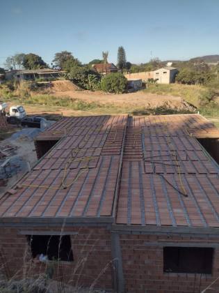 Casa Para Vender com 03 quartos 01 suítes no bairro Tropical em Contagem